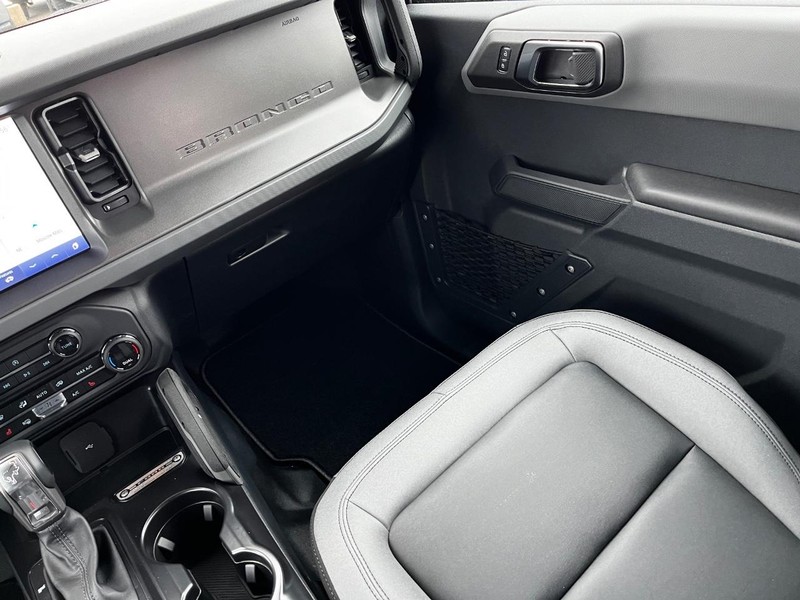 Ford Bronco Vehicle Image 07