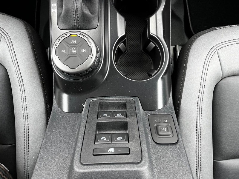 Ford Bronco Vehicle Image 12