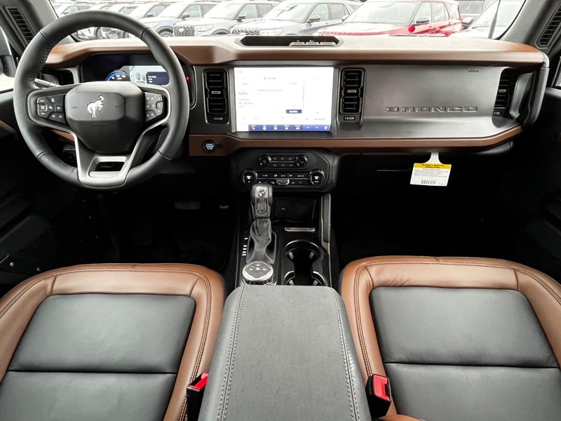 Ford Bronco Vehicle Image 05