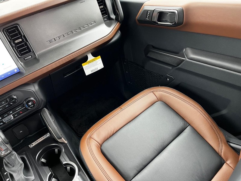 Ford Bronco Vehicle Image 07