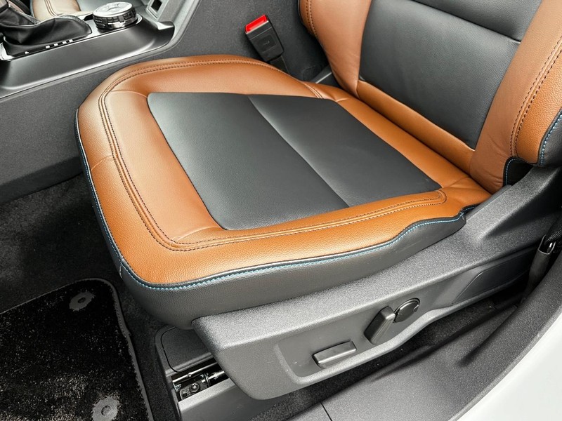Ford Bronco Vehicle Image 08