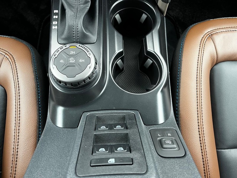 Ford Bronco Vehicle Image 12