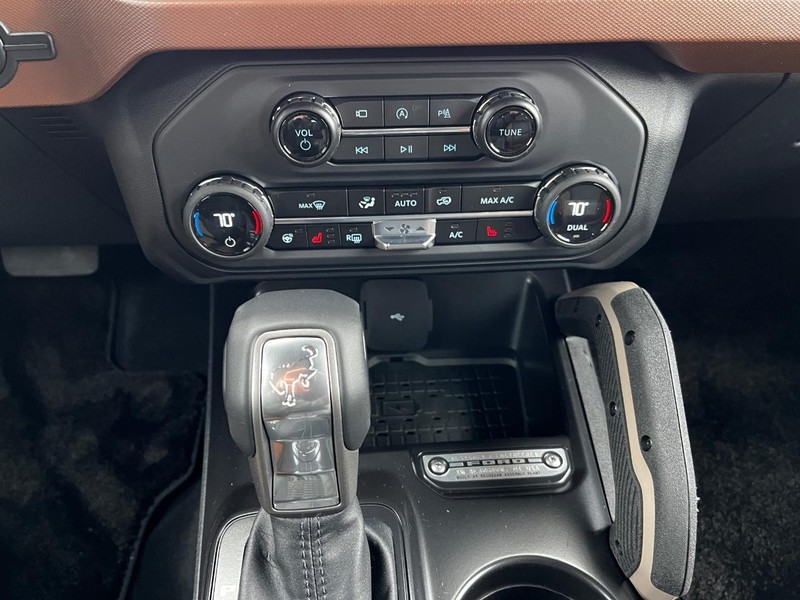 Ford Bronco Vehicle Image 13