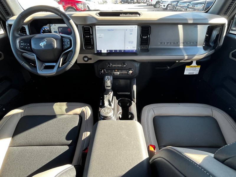 Ford Bronco Vehicle Image 05