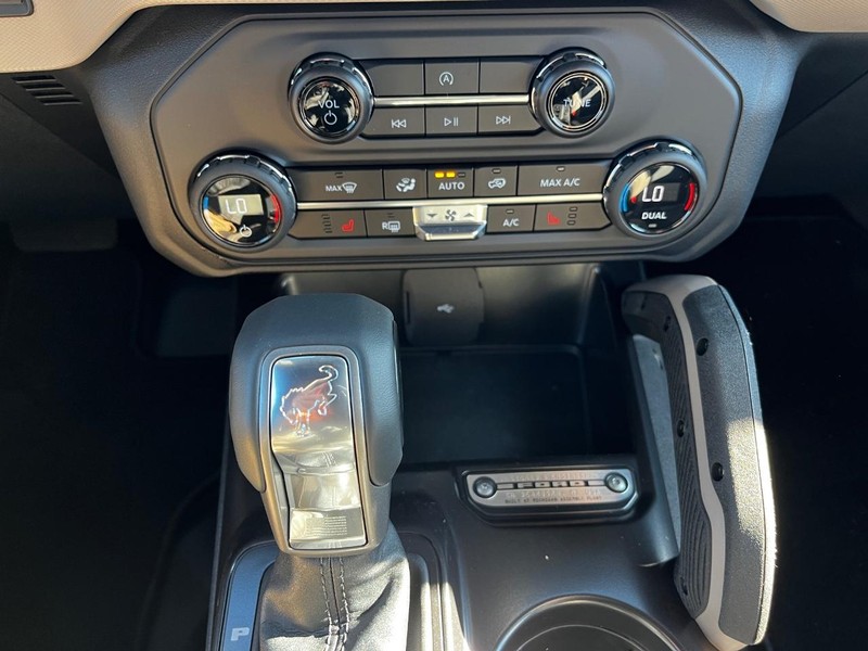 Ford Bronco Vehicle Image 13