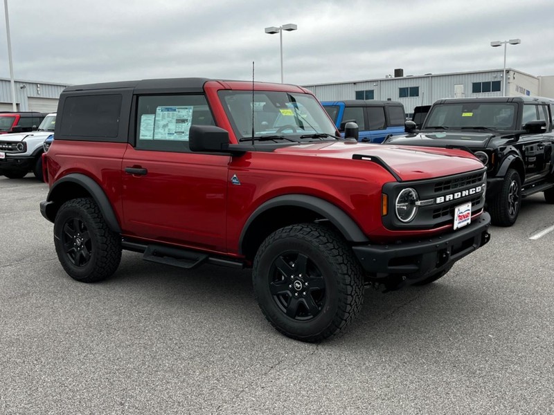 Ford Bronco Vehicle Image 02