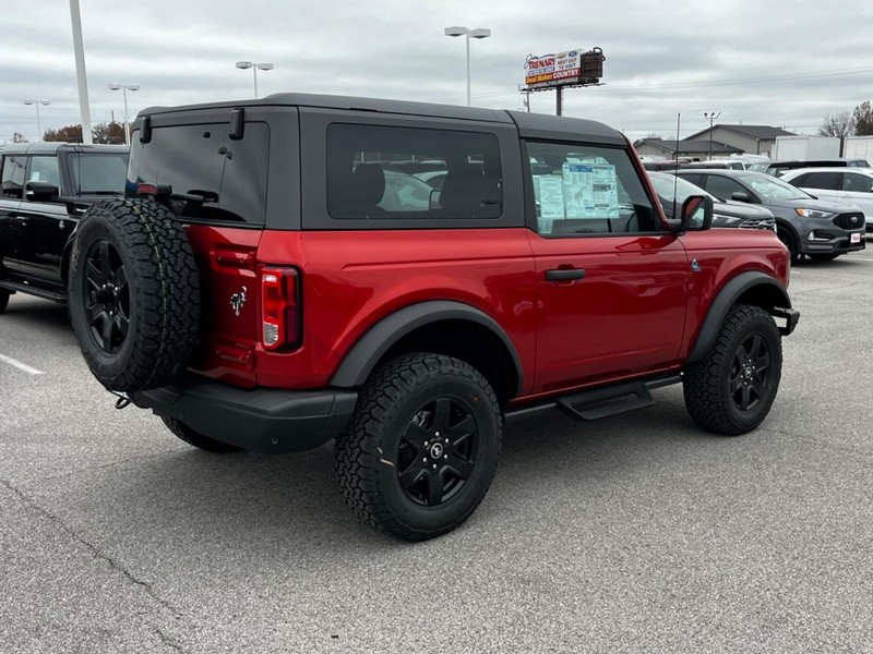 Ford Bronco Vehicle Image 03