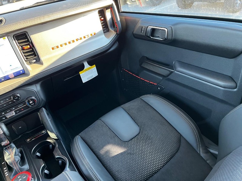 Ford Bronco Vehicle Image 07