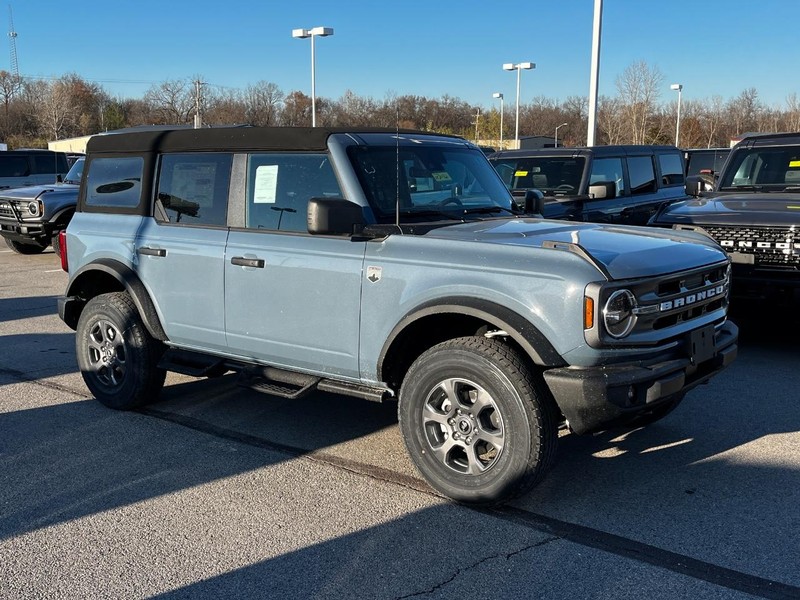 Ford Bronco Vehicle Image 02