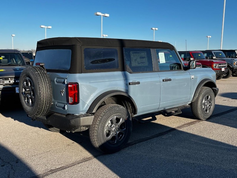 Ford Bronco Vehicle Image 03