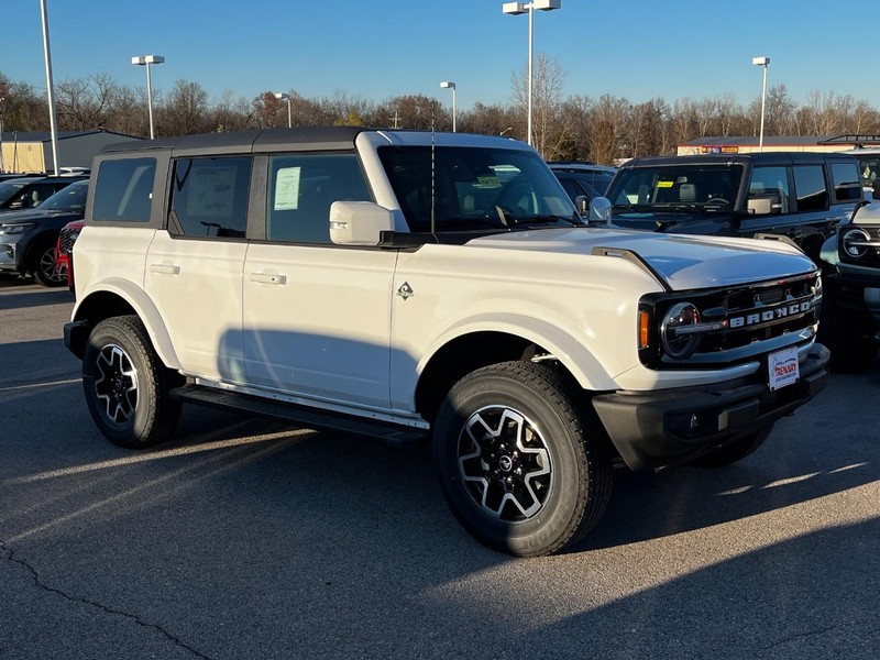 Ford Bronco Vehicle Image 02