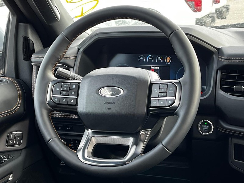 Ford Expedition Vehicle Image 09