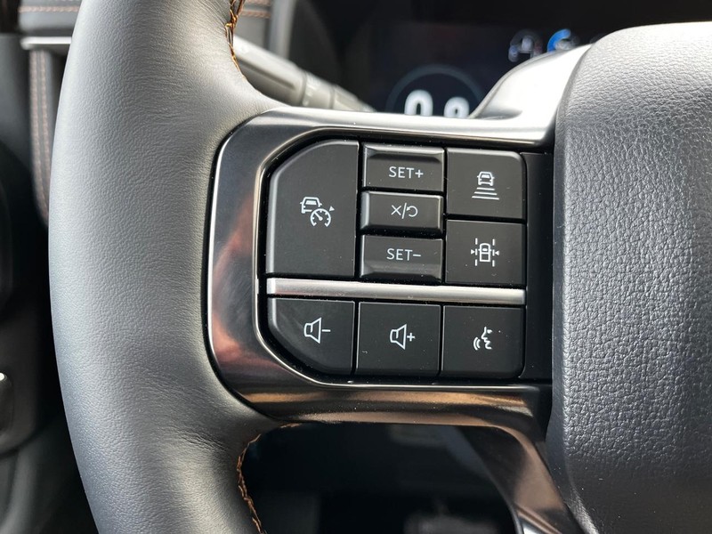 Ford Expedition Vehicle Image 14