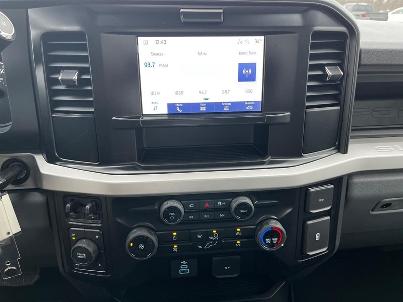 Ford Super Duty F-250 SRW Vehicle Image 14