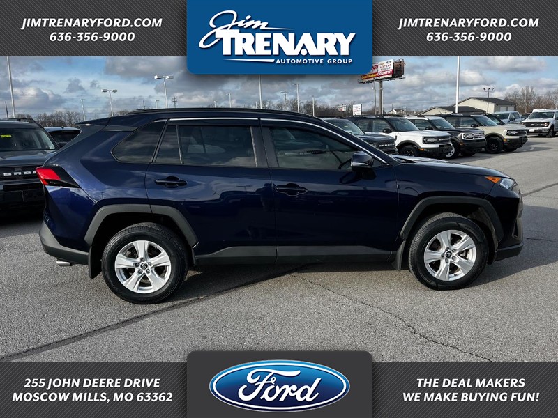 Used 2020 Toyota RAV4 XLE with VIN 2T3P1RFV1LW136964 for sale in Moscow Mills, MO