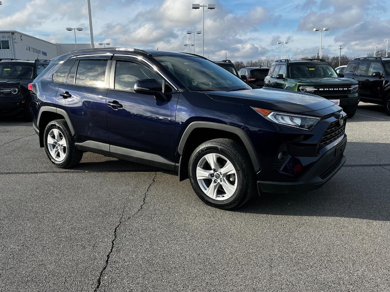 Toyota RAV4 Vehicle Image 02
