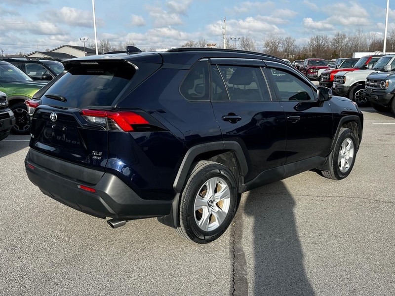 Toyota RAV4 Vehicle Image 03