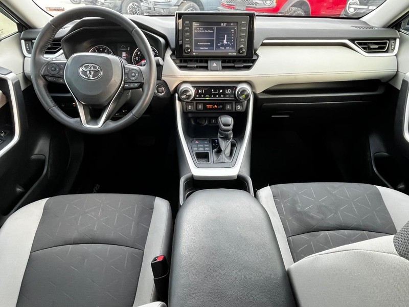 Toyota RAV4 Vehicle Image 11