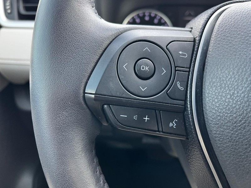 Toyota RAV4 Vehicle Image 16