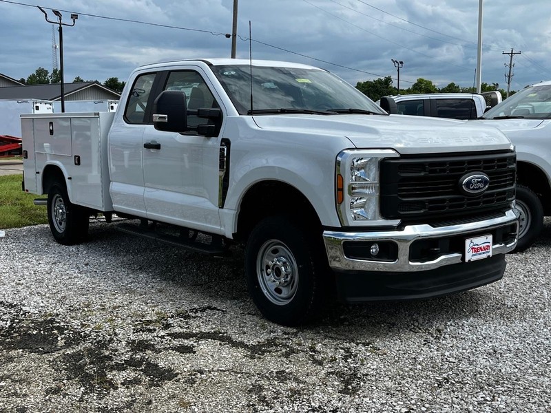 Ford Super Duty F-250 SRW Vehicle Image 02