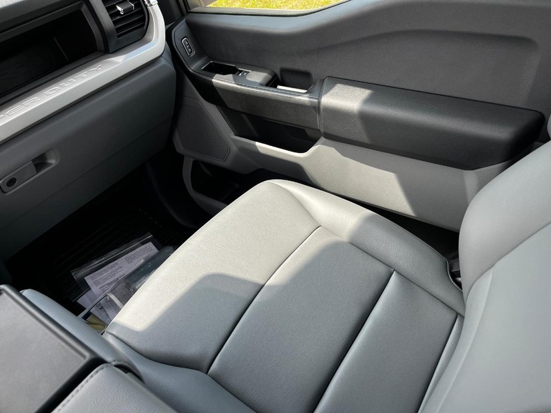 Ford Super Duty F-250 SRW Vehicle Image 06