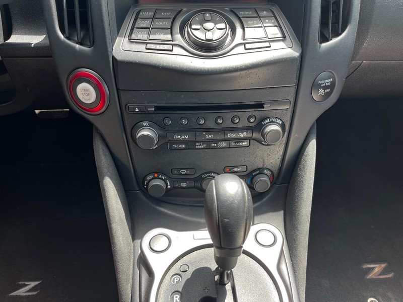 Nissan 370Z Vehicle Image 14