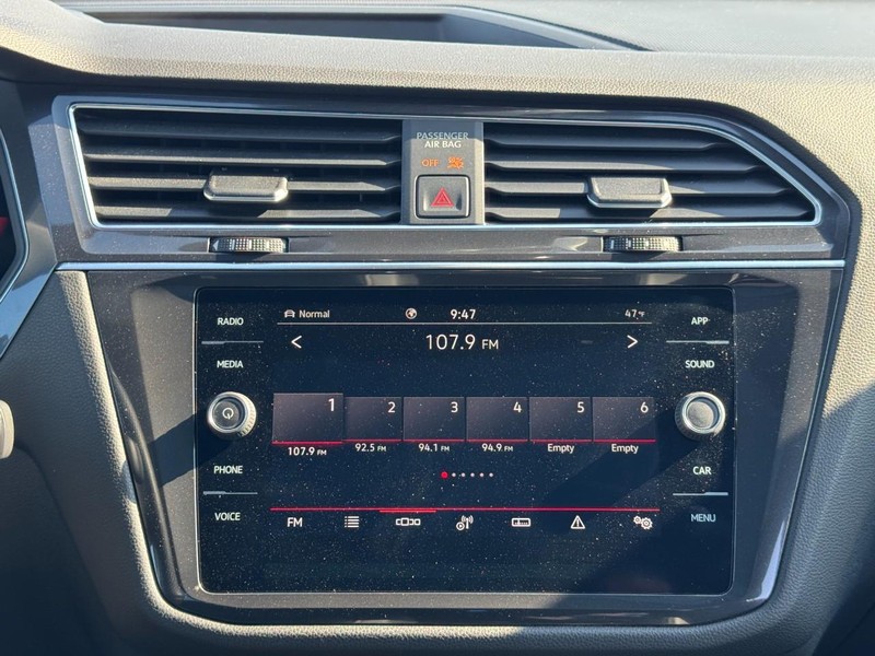 Volkswagen Tiguan Vehicle Image 13