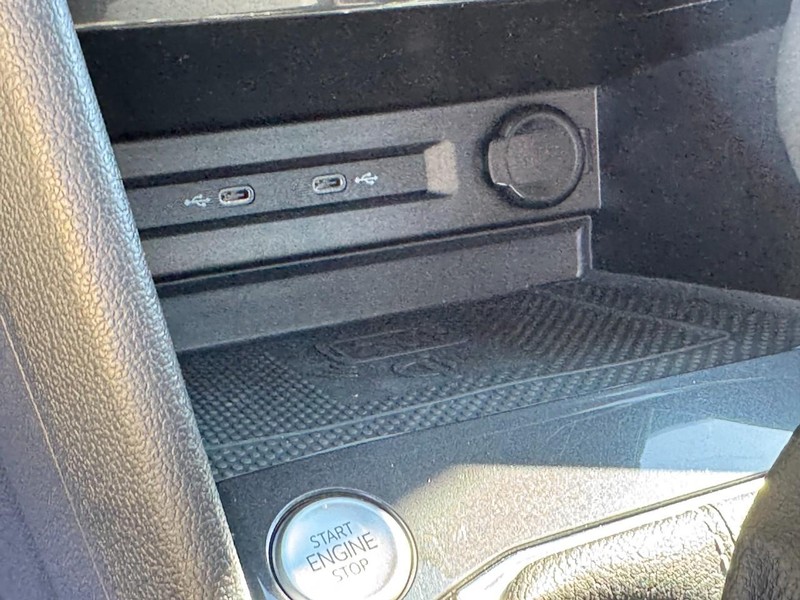 Volkswagen Tiguan Vehicle Image 22