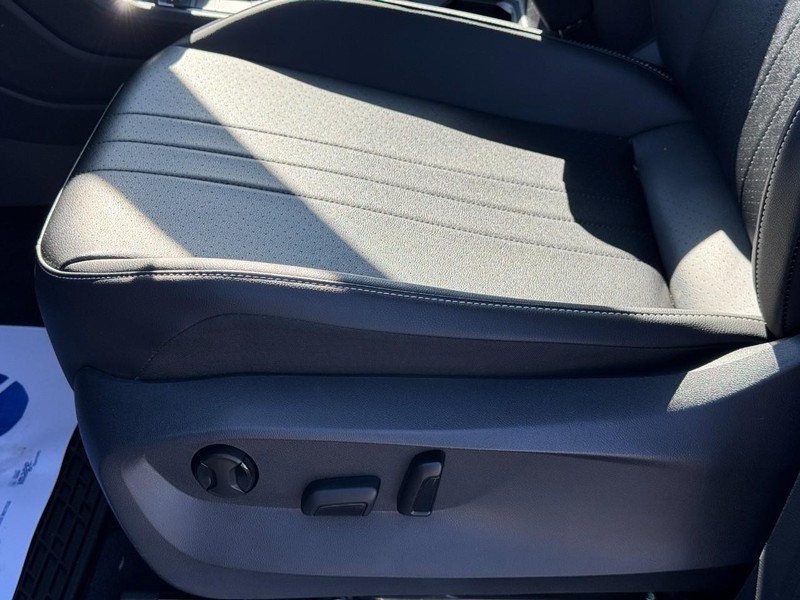 Volkswagen Tiguan Vehicle Image 27
