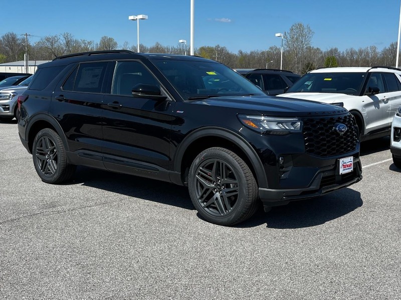 Ford Explorer Vehicle Image 02