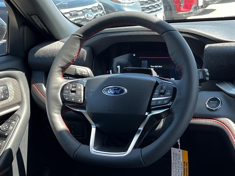 Ford Explorer Vehicle Image 09