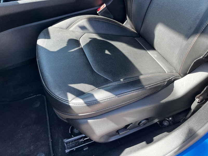 Jeep Compass Vehicle Image 15