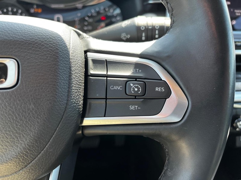 Jeep Compass Vehicle Image 17