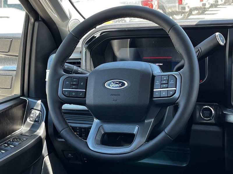 Ford Super Duty F-350 SRW Vehicle Image 07