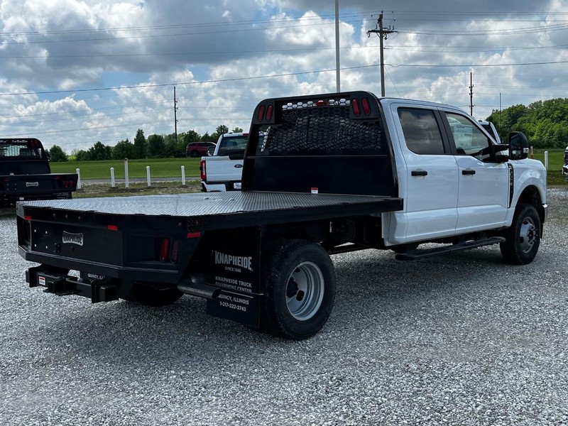 Ford Super Duty F-350 DRW Vehicle Image 04