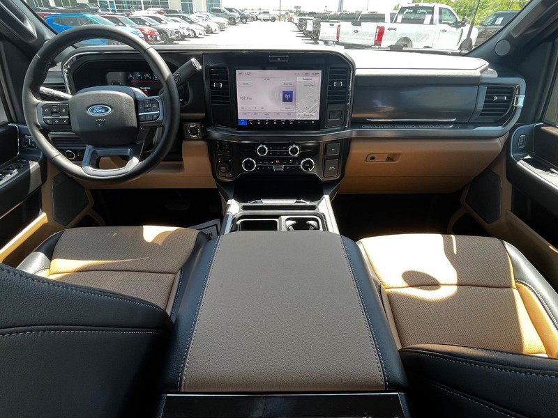Ford Super Duty F-250 SRW Vehicle Image 06