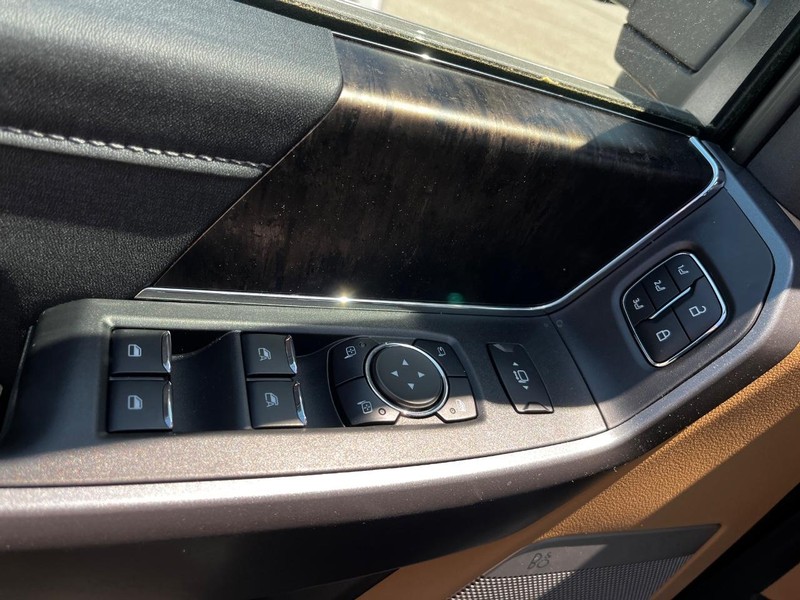 Ford Super Duty F-250 SRW Vehicle Image 09