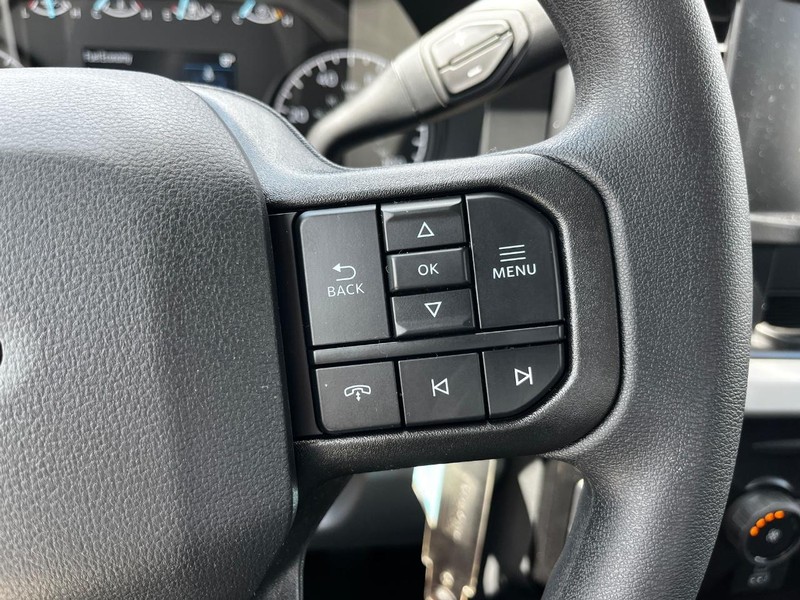 Ford Super Duty F-350 SRW Vehicle Image 13
