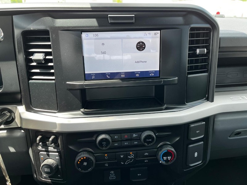 Ford Super Duty F-350 SRW Vehicle Image 15