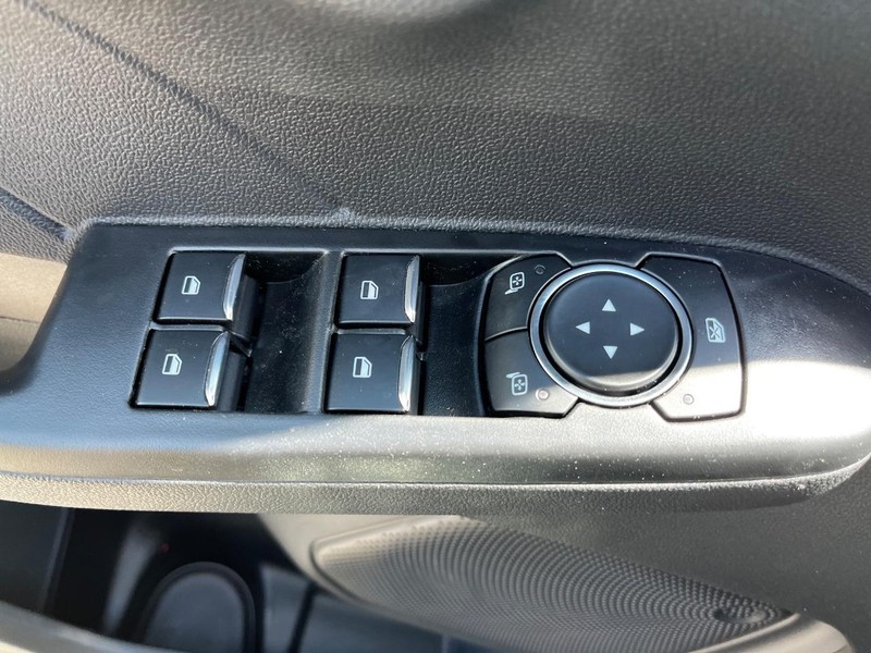 Ford Escape Vehicle Image 09