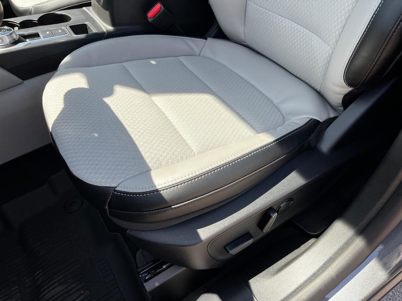 Ford Escape Vehicle Image 10