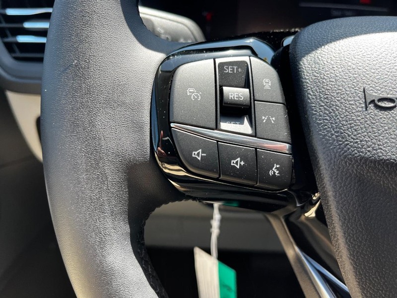 Ford Escape Vehicle Image 11