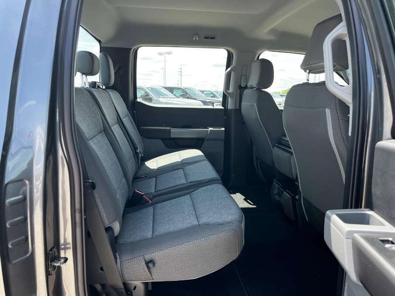Ford Super Duty F-350 SRW Vehicle Image 04