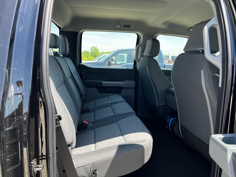 Ford Super Duty F-350 SRW Vehicle Image 05