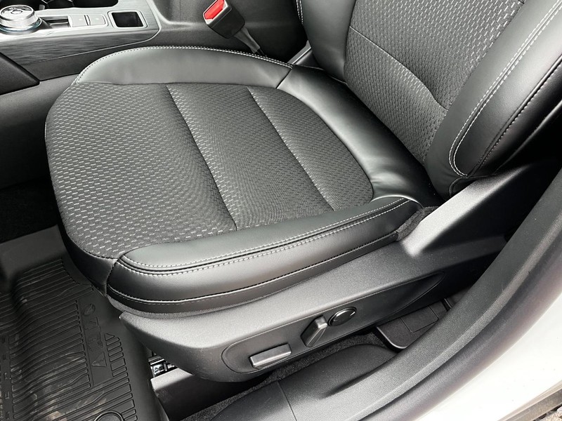 Ford Escape Vehicle Image 10