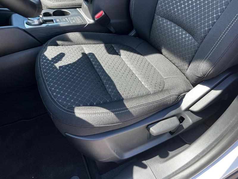 Ford Escape Vehicle Image 09
