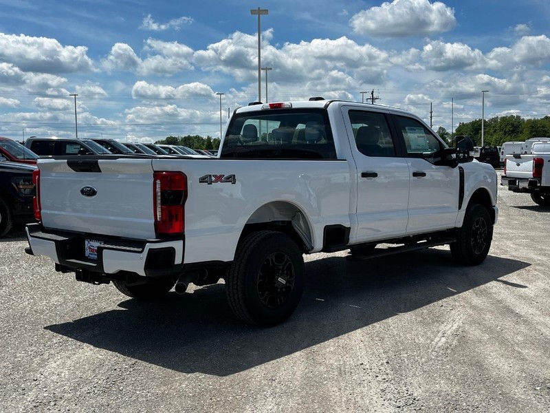 Ford Super Duty F-250 SRW Vehicle Image 03