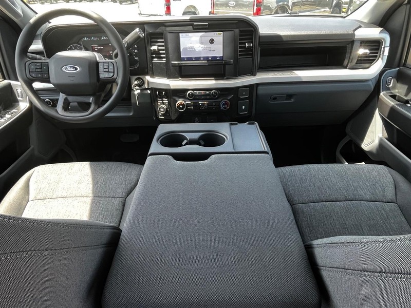 Ford Super Duty F-250 SRW Vehicle Image 05