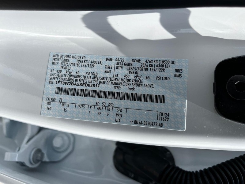Ford Super Duty F-250 SRW Vehicle Image 15