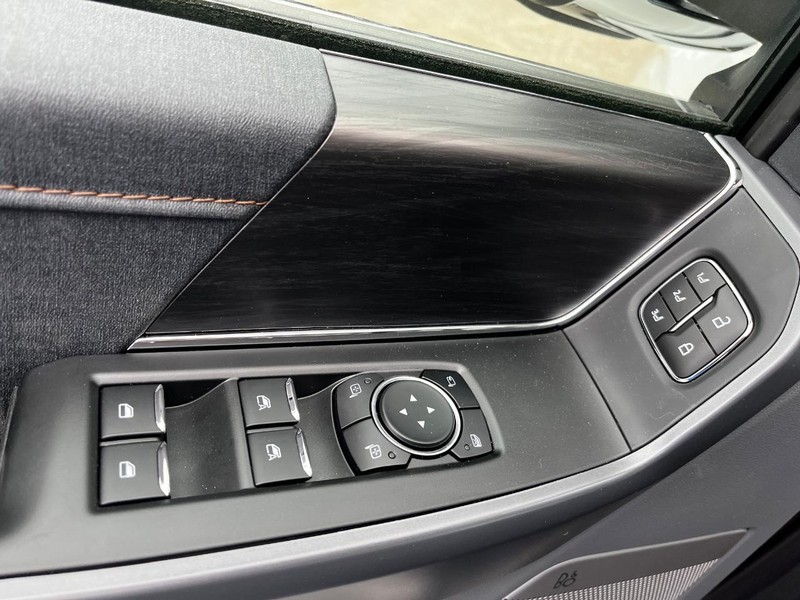 Ford F-150 Vehicle Image 10